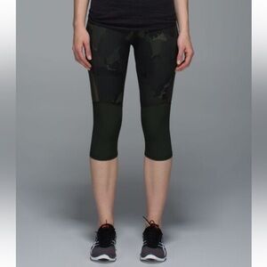 Lululemon Green camo cropped Leggings